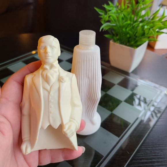 Vintage Bride and Groom Figurines AVON Collectible Empty Bottles - Picture 10 of 14